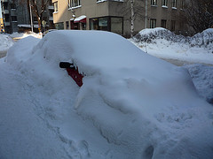 Voitures enneigées Helsinki Finlande